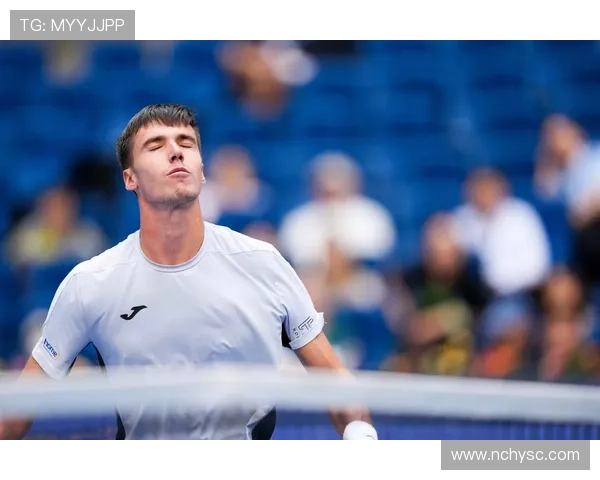 辛纳强势闯入维也纳网球公开赛男单四强再度展现巅峰竞技状态风采