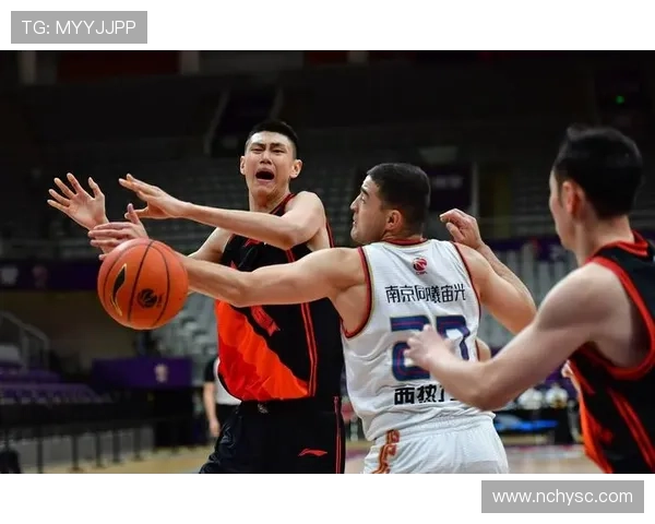 浙江稠州男篮续约外援达米安琼斯强化内线实力展望新赛季整体竞争力